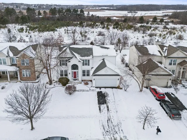 $439,900 | 1076 Goldfinch Lane, Antioch, IL 60002