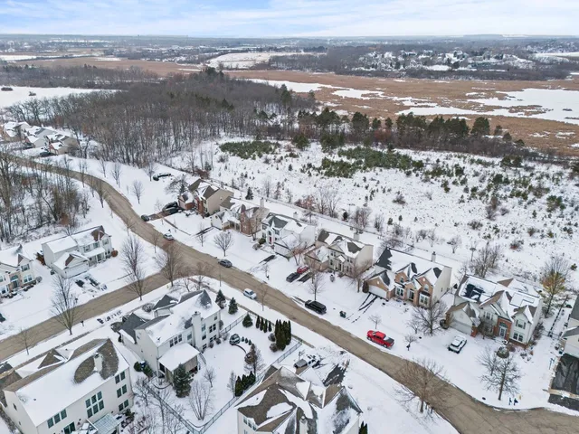 $439,900 | 1076 Goldfinch Lane, Antioch, IL 60002