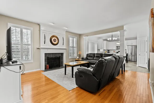 $439,900 | 1076 Goldfinch Lane, Antioch, IL 60002