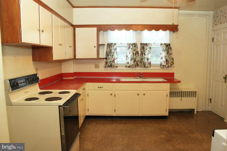 8533 Edgewood Church Road Frederick, MD 21702 - Photo 6 of 20 Kitchen