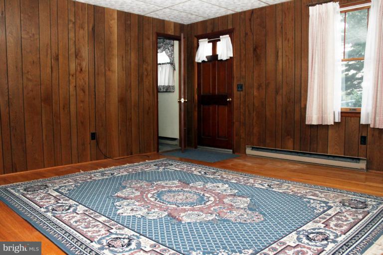 8533 Edgewood Church Road Frederick, MD 21702 - Photo 7 of 20 Family Room