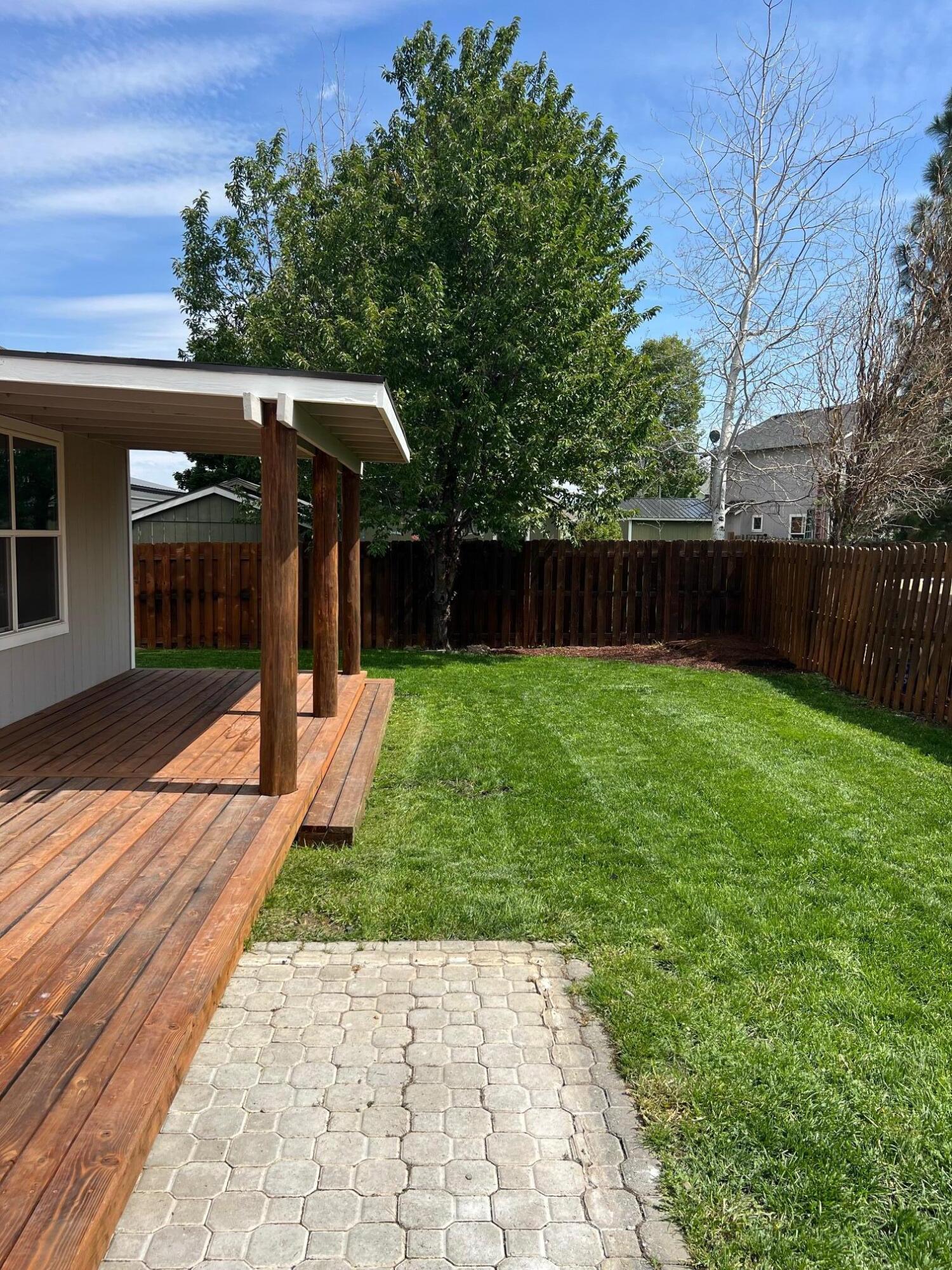 1064 Southwest 33rd Street Redmond, OR 97756 - Photo 3 of 22 IMG_1280