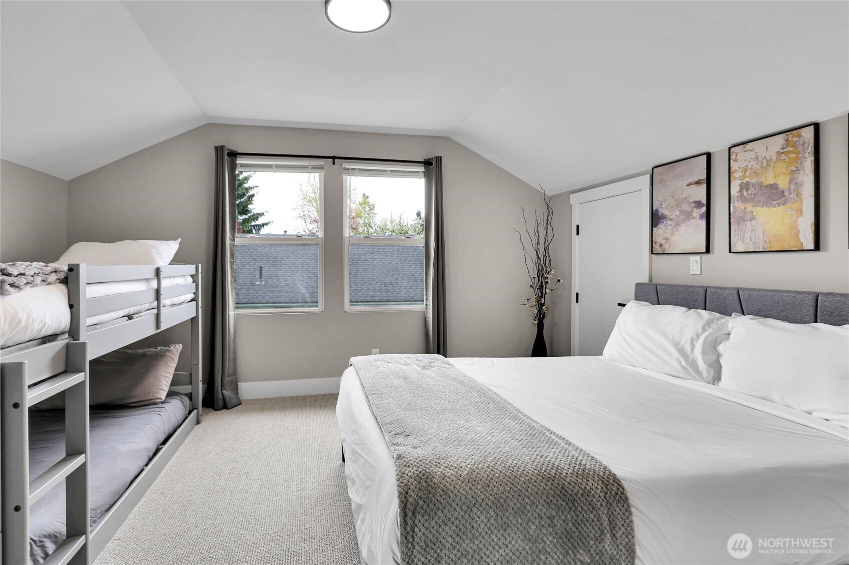 7901 16th Avenue Southwest Seattle, WA 98106 - Photo 17 of 36