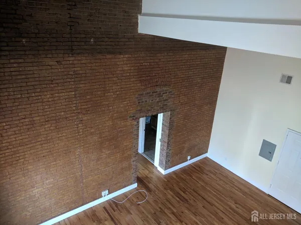 $2,600 | 385 George Street, Unit 3B, New Brunswick, NJ 08901