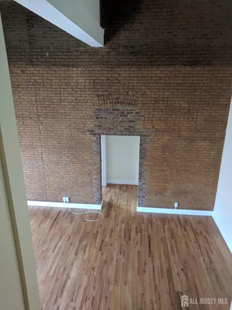 $2,600 | 385 George Street, Unit 3B, New Brunswick, NJ 08901