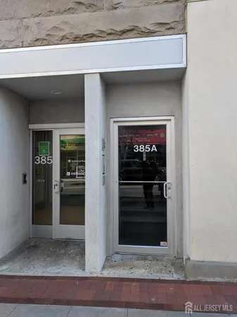 $2,600 | 385 George Street, Unit 3B, New Brunswick, NJ 08901