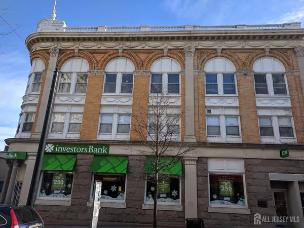 $2,600 | 385 George Street, Unit 3B, New Brunswick, NJ 08901