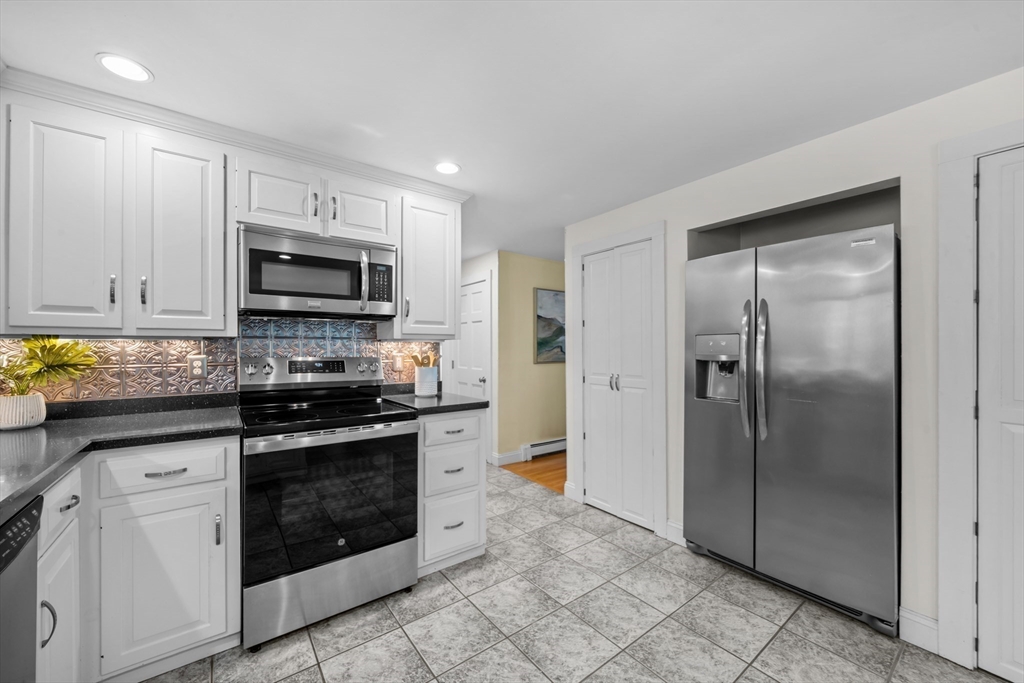 22 Main Street Norfolk, MA 02056 - Photo 10 of 42