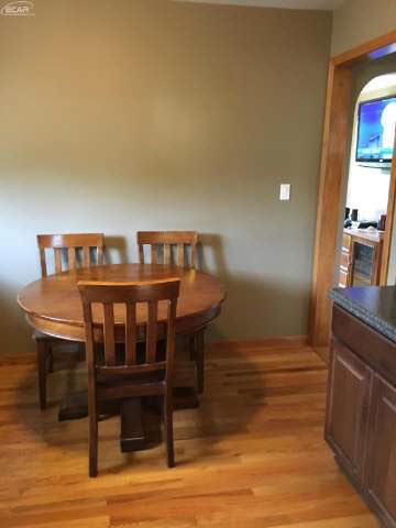 4143 Beryl Road Flint, MI 48504 - Photo 6 of 18 21179635-5.JPG