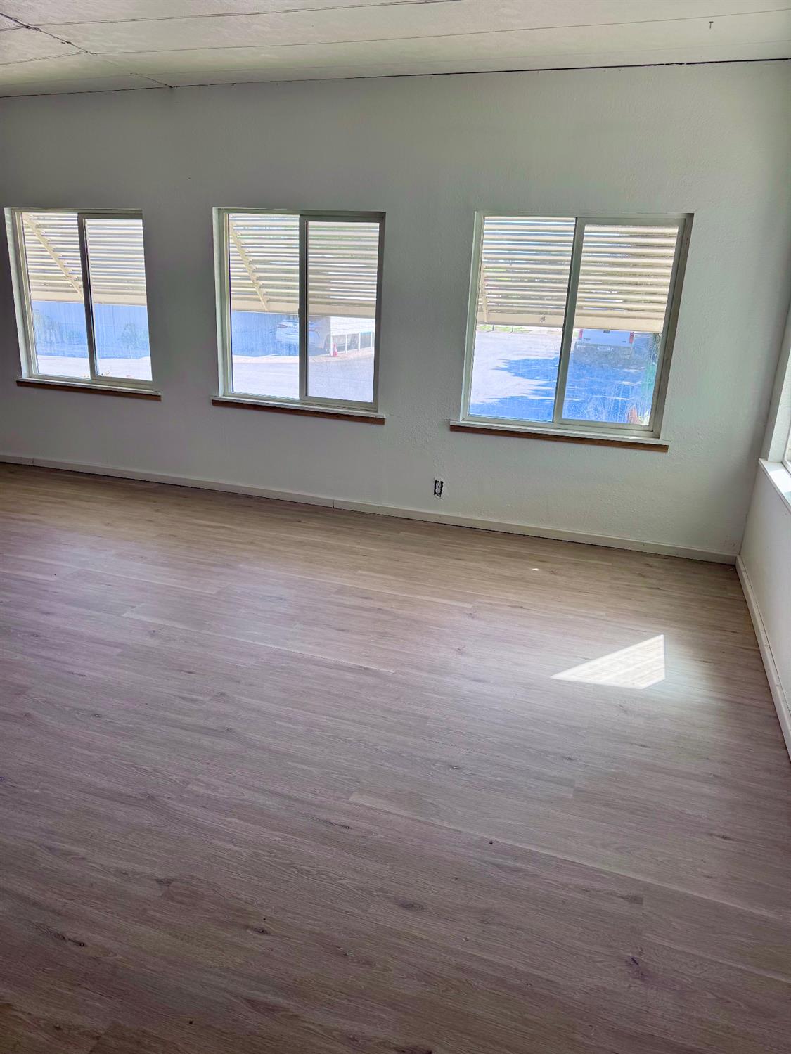 9484 99 Frontage Road, Unit 36 Stockton, CA 95212 - Photo 2 of 5