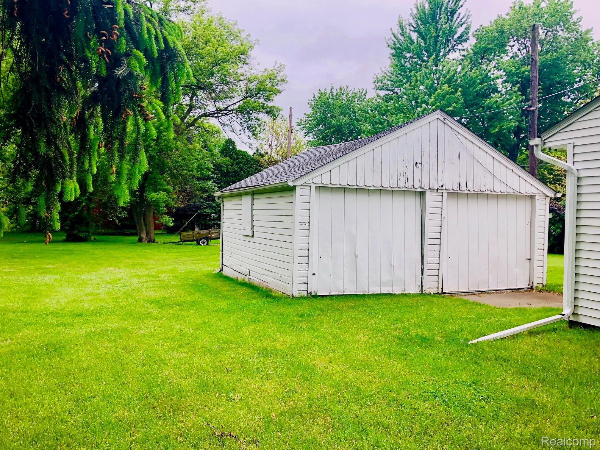 417 Carleton Rockwood Road Carleton, MI 48117 - Photo 7 of 25 c8.jpg