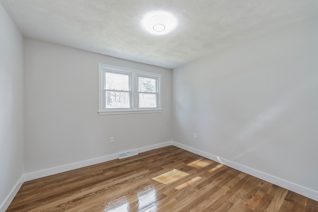 5 Dolan Road Billerica, MA 01821 - Photo 11 of 30 Gallery Image 11