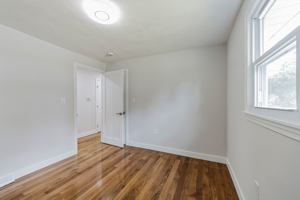 5 Dolan Road Billerica, MA 01821 - Photo 12 of 30 Gallery Image 12