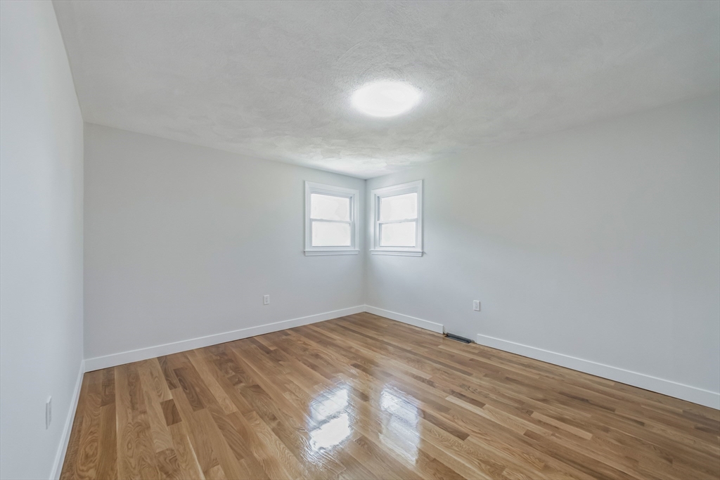 5 Dolan Road Billerica, MA 01821 - Photo 14 of 30 Gallery Image 14
