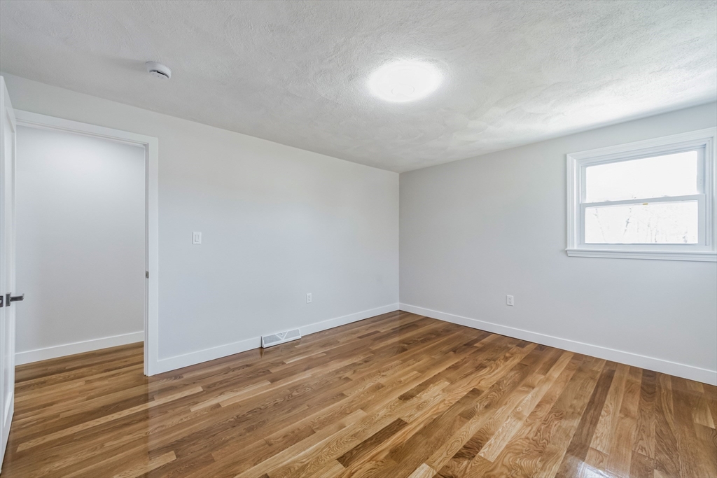 5 Dolan Road Billerica, MA 01821 - Photo 16 of 30 Gallery Image 16