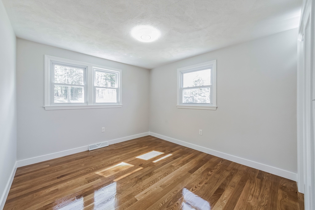 5 Dolan Road Billerica, MA 01821 - Photo 17 of 30 Gallery Image 17
