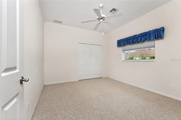 a bath room with a toilet