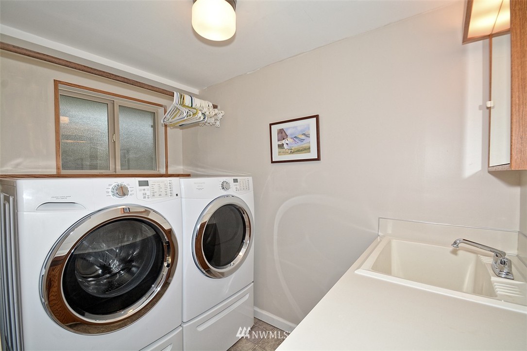 10526 Northeast 196th Street Bothell, WA 98011 - Photo 14 of 25 Gallery Image 14