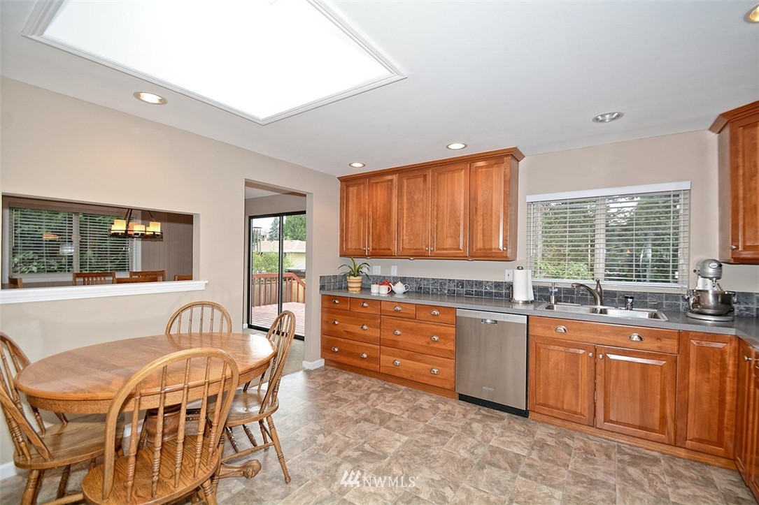10526 Northeast 196th Street Bothell, WA 98011 - Photo 3 of 25 Gallery Image 3