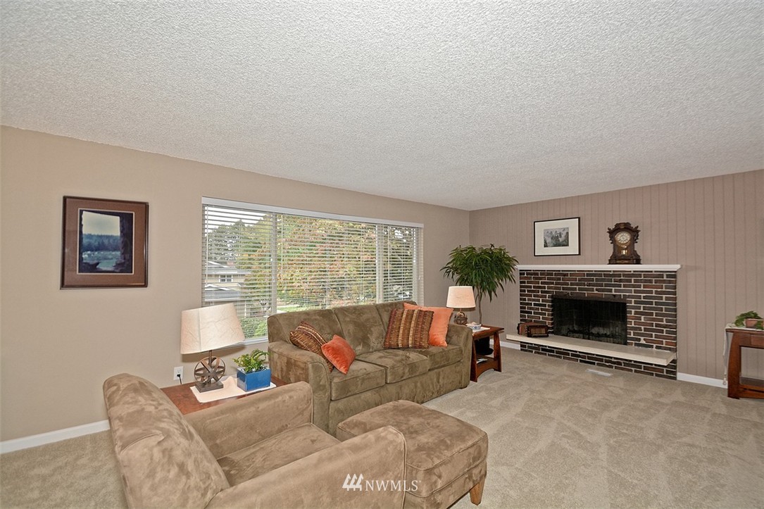 10526 Northeast 196th Street Bothell, WA 98011 - Photo 6 of 25 Gallery Image 6