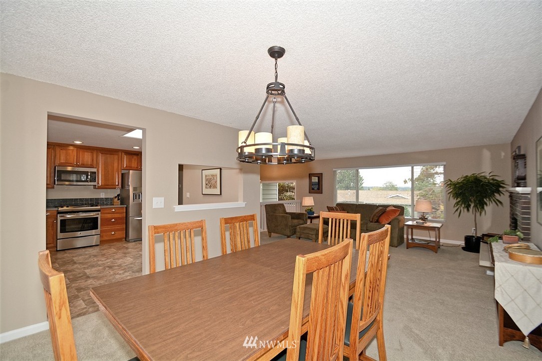 10526 Northeast 196th Street Bothell, WA 98011 - Photo 8 of 25 Gallery Image 8