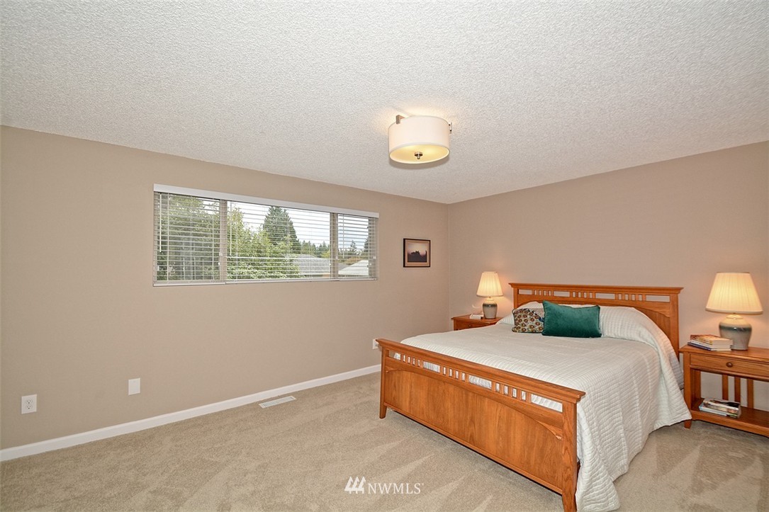 10526 Northeast 196th Street Bothell, WA 98011 - Photo 9 of 25 Gallery Image 9
