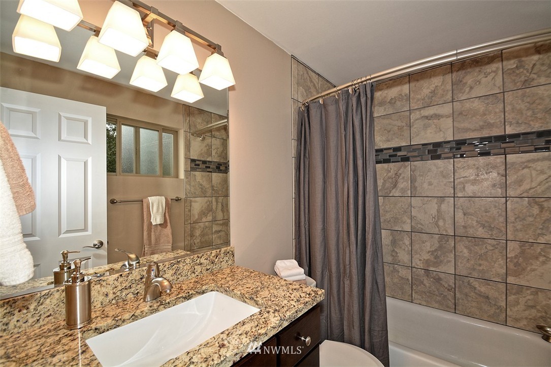 10526 Northeast 196th Street Bothell, WA 98011 - Photo 10 of 25 Gallery Image 10