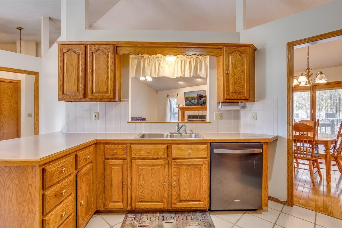 7210 West Barrington Street Wichita, KS 67212 - Photo 10 of 31