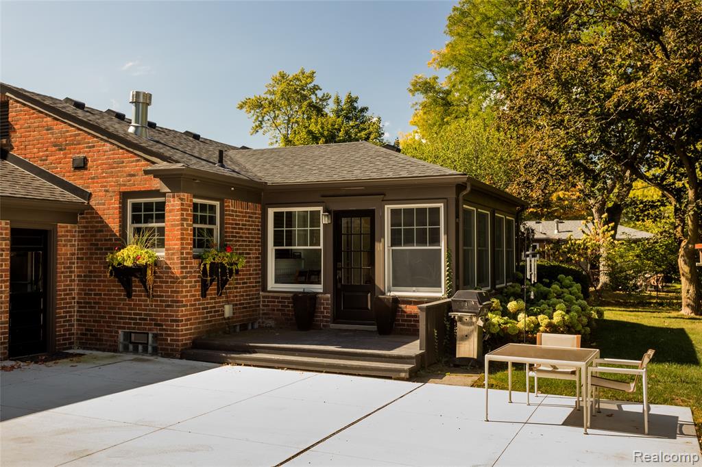 16946 Reedmere Avenue Beverly Hills, MI 48025 - Photo 4 of 63