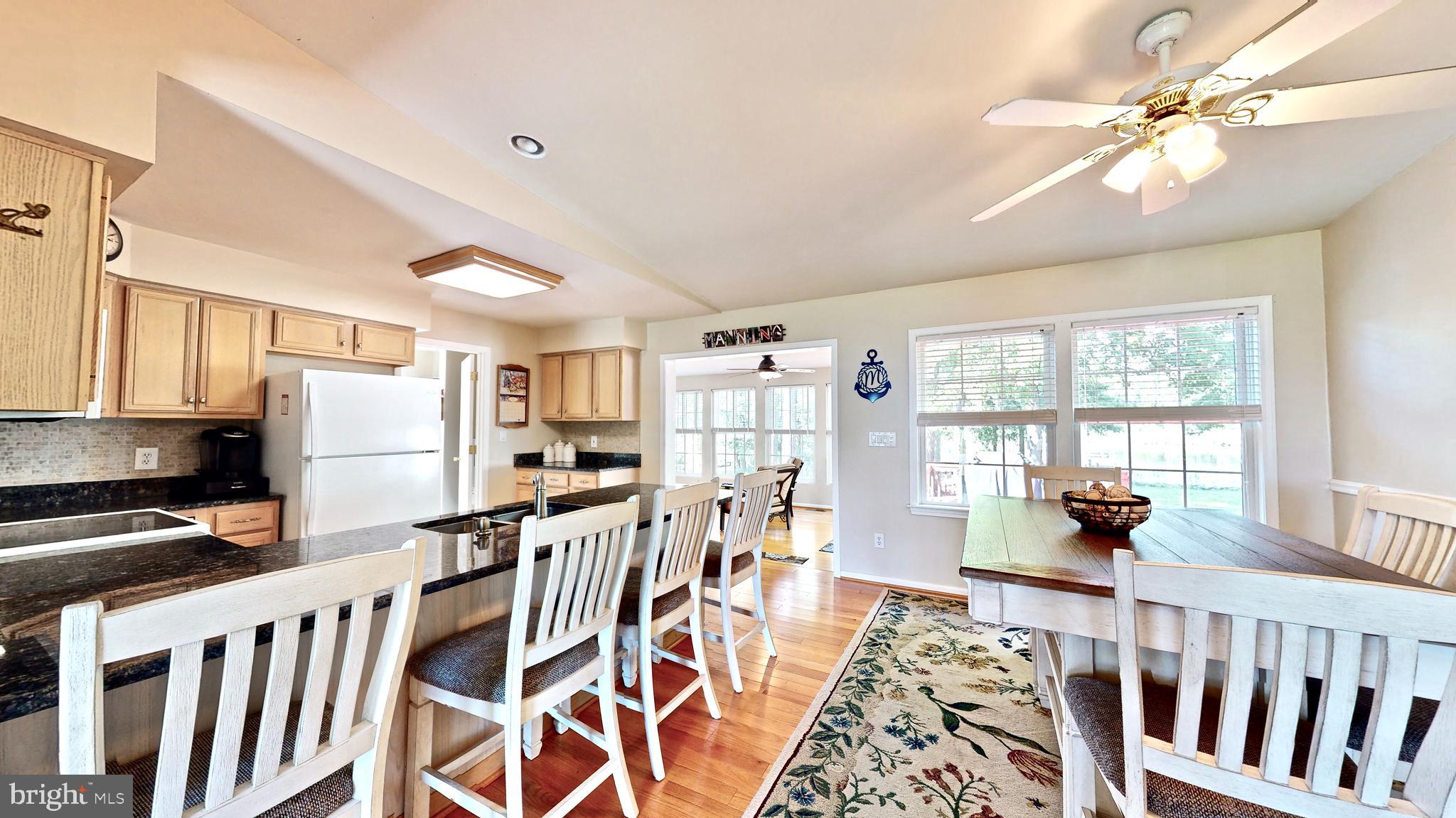 12280 Potomac View Road Newburg, MD 20664 - Photo 15 of 43 Kitchen/eat in breakfast area