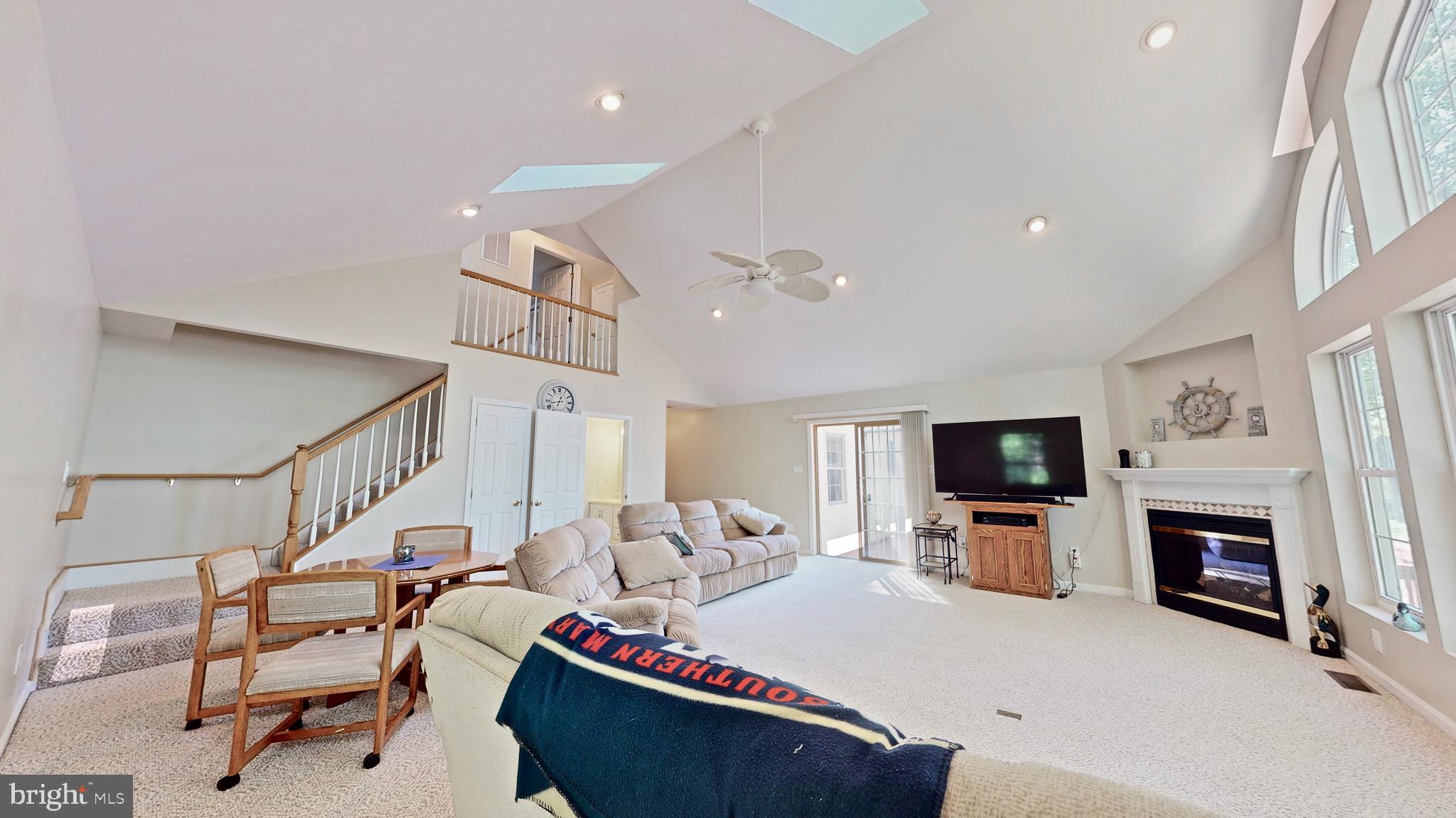 12280 Potomac View Road Newburg, MD 20664 - Photo 32 of 43 Great room