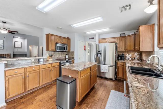 $499,900 | 381 West Lake Drive, Point Blank, TX 77364