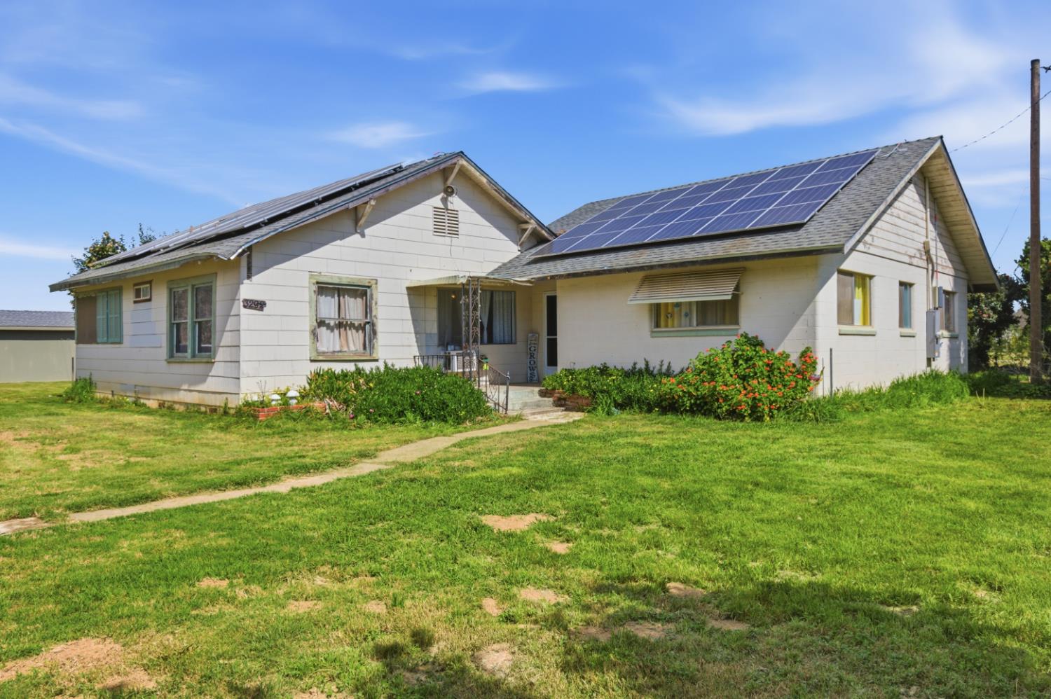 3302 Bear River Drive Rio Oso, CA 95674 - Photo 65 of 93 a front view of a house with a yard