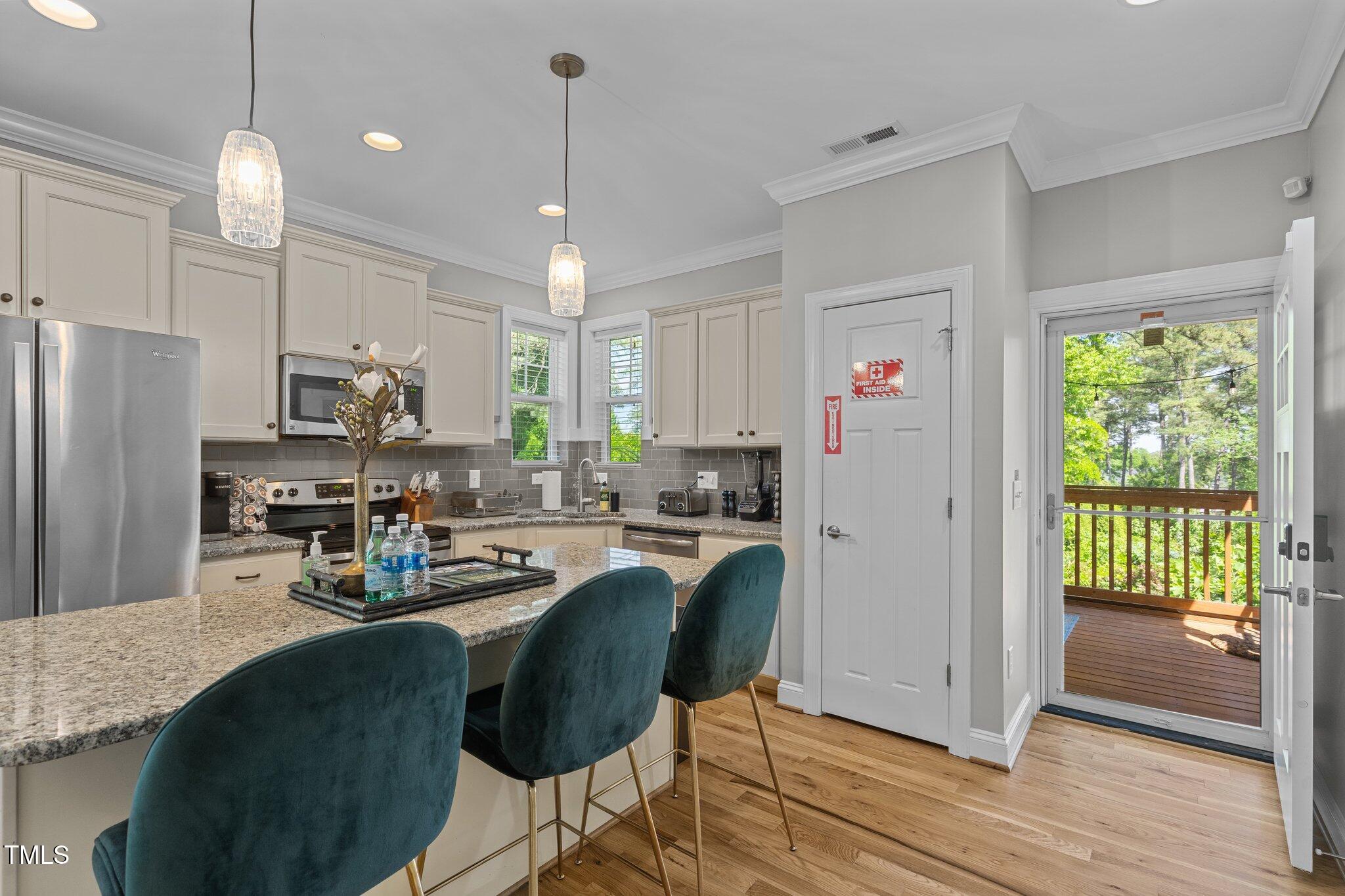 151 Pineland Circle Raleigh, NC 27606 - Photo 22 of 32 20-web-or-mls-_NFP6782