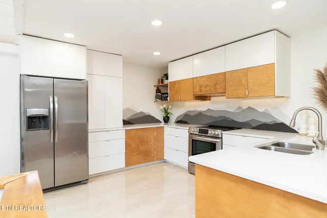 $899,900 | 928 Ditney Way, Sevierville, TN 37876