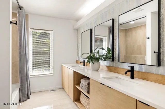 $899,900 | 928 Ditney Way, Sevierville, TN 37876