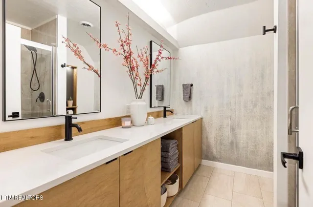 $899,900 | 928 Ditney Way, Sevierville, TN 37876