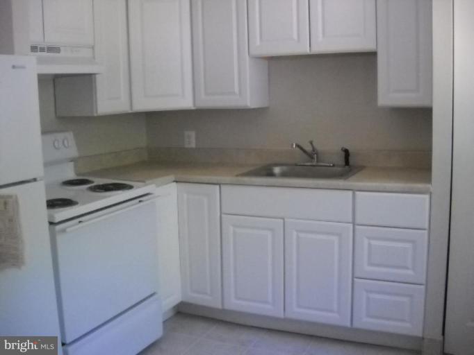 538 Londontown Road Edgewater, MD 21037 - Photo 3 of 7 Kitchen