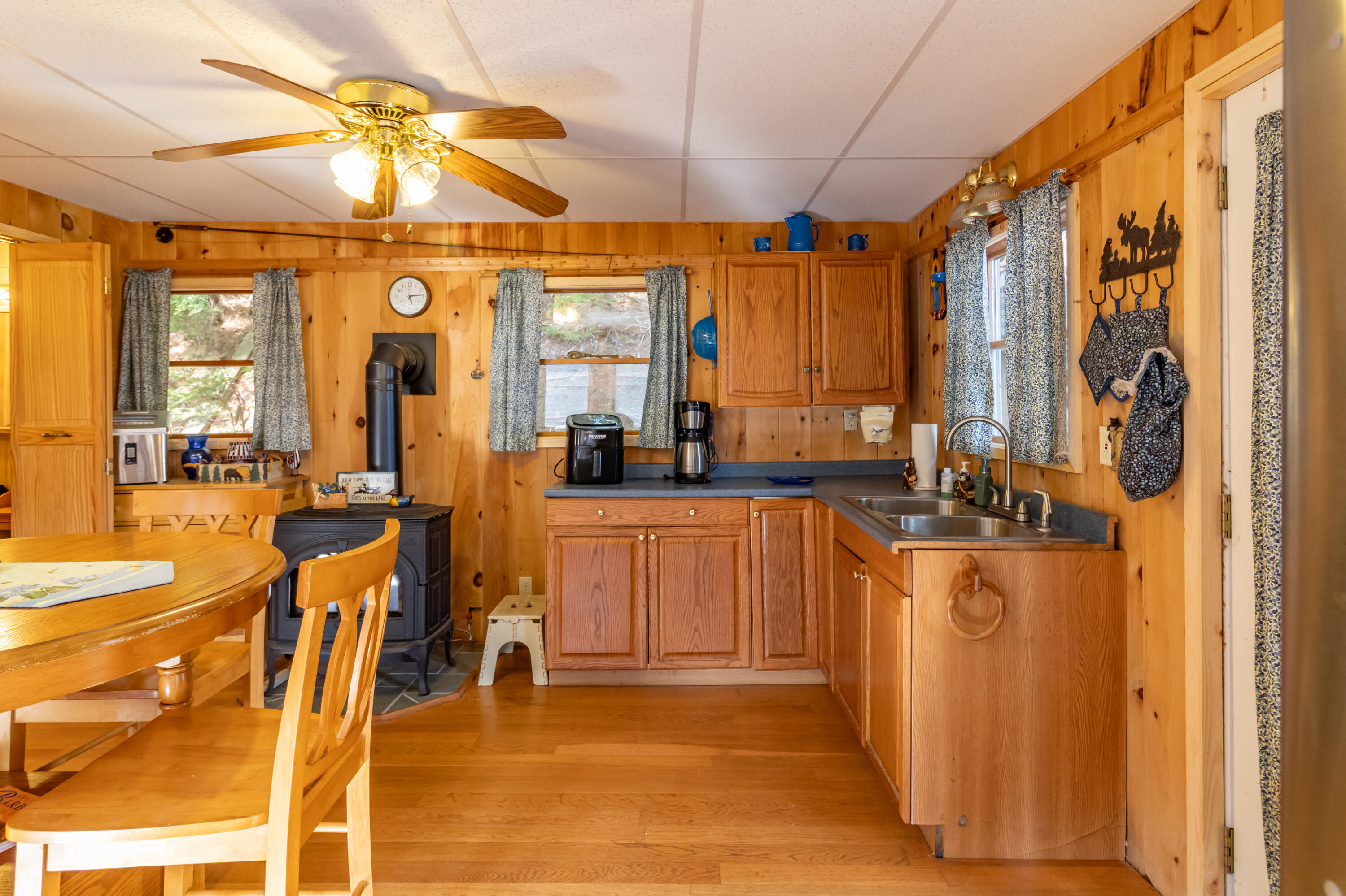 12 Paradise Cove Clifton, ME 04428 - Photo 34 of 52 12 Paradise Cove Interiors-5