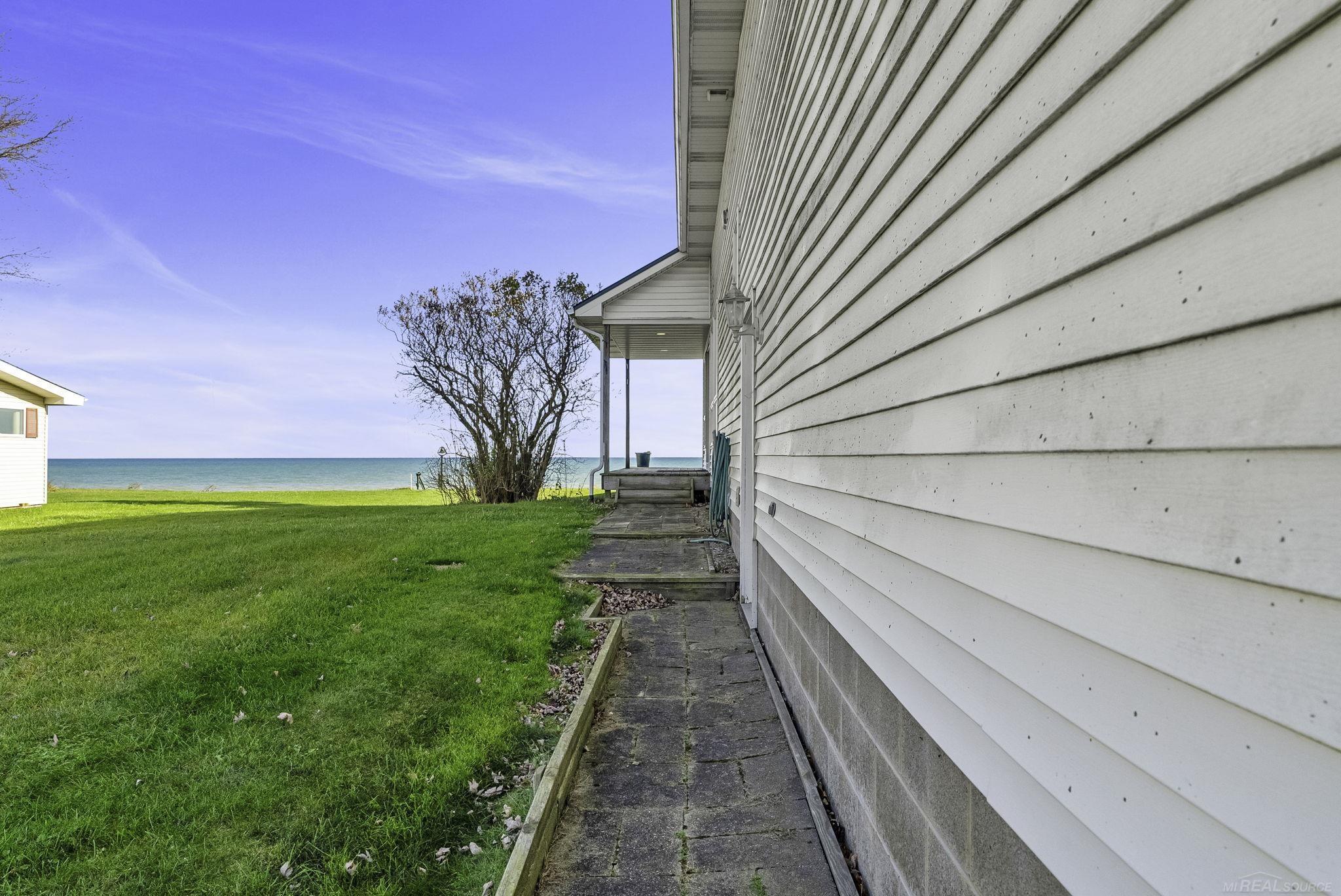 6841 Lakeshore Road Lexington, MI 48450 - Photo 29 of 52 50160775-c7b1425c-560c-4bc3-8354-584594d077f5.JPG