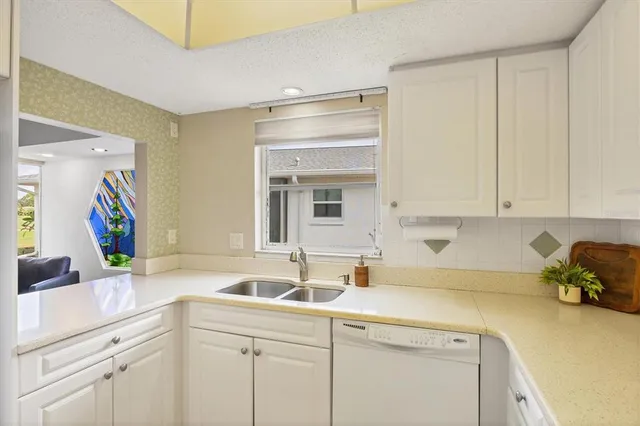 $450,000 | 4755 Ringwood Meadow, Sarasota, FL 34235