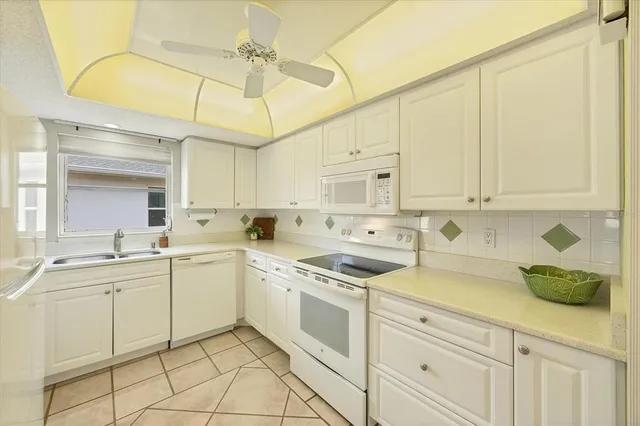 $450,000 | 4755 Ringwood Meadow, Sarasota, FL 34235