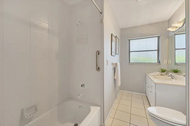 $450,000 | 4755 Ringwood Meadow, Sarasota, FL 34235