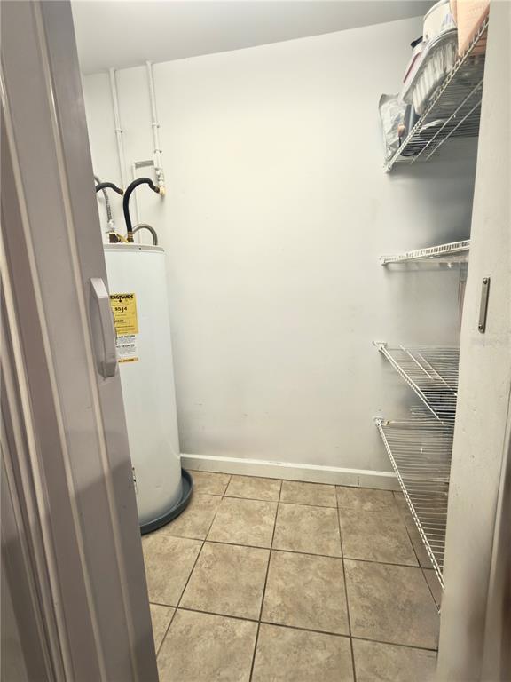 9989 Leahy Road Jacksonville, FL 32246 - Photo 14 of 21 a view of an empty room