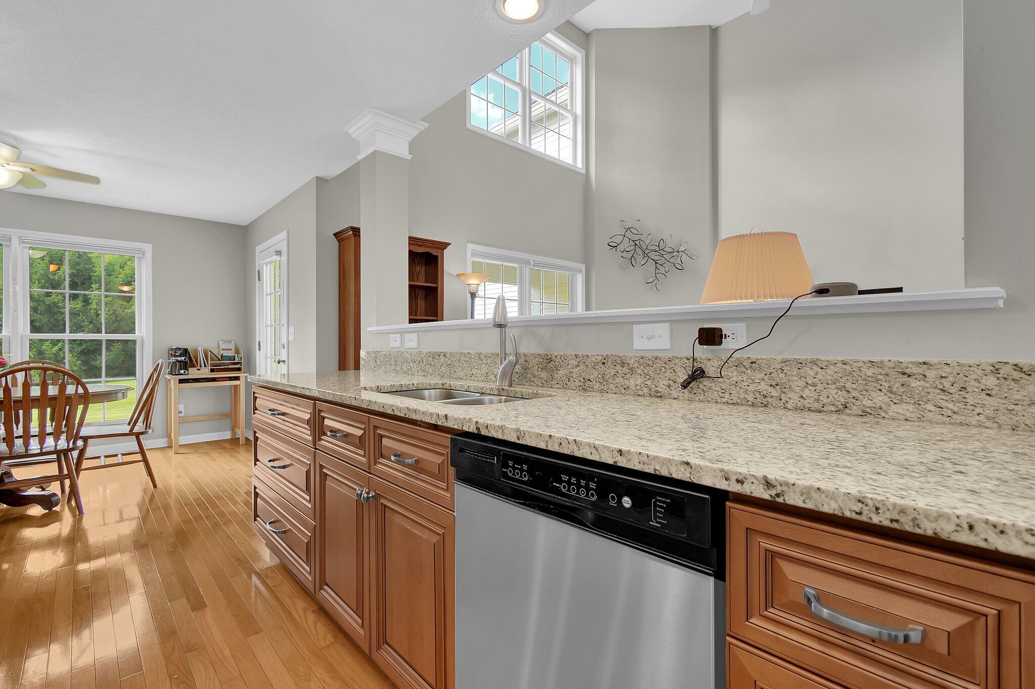 1197 Shagbark Road, Unit 20119 Columbus, OH 43230 - Photo 7 of 27 Kitchen