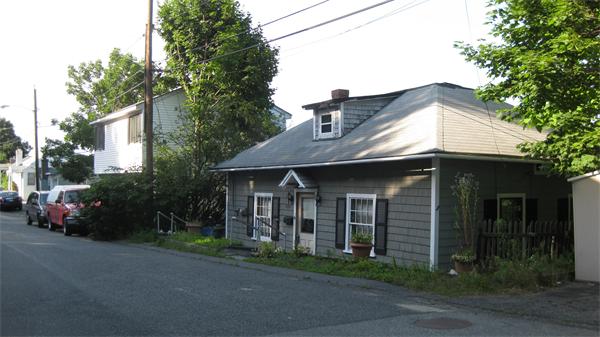 397 Bridle Path Worcester, MA 01604 - Photo 2 of 8 Gallery Image 2