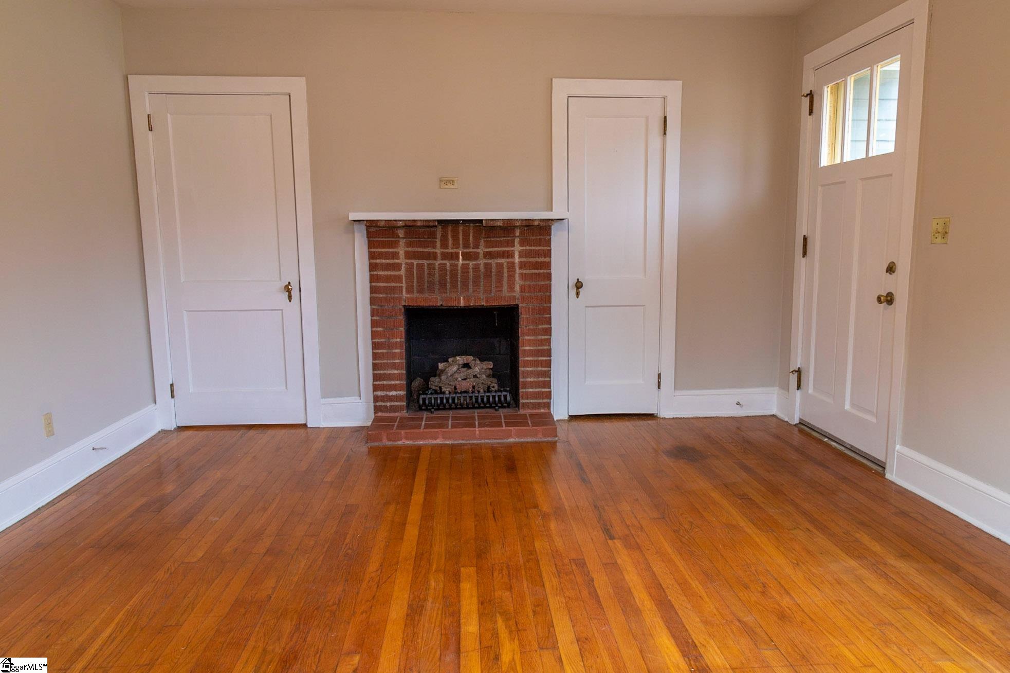 808 East Lee Road Taylors, SC 29687 - Photo 3 of 12 Gallery Image 3