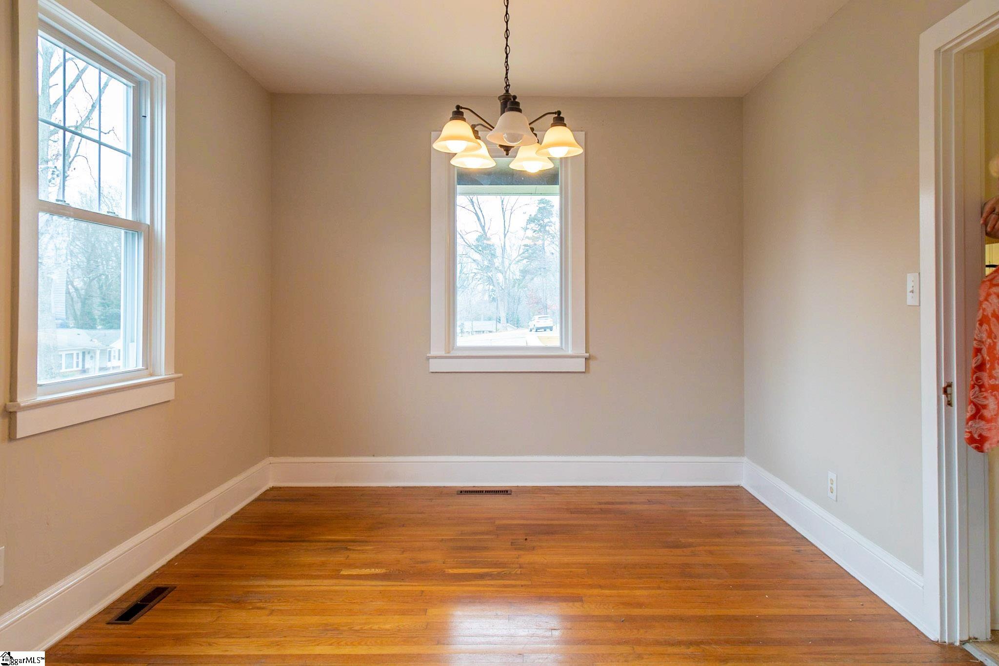 808 East Lee Road Taylors, SC 29687 - Photo 8 of 12 Gallery Image 8