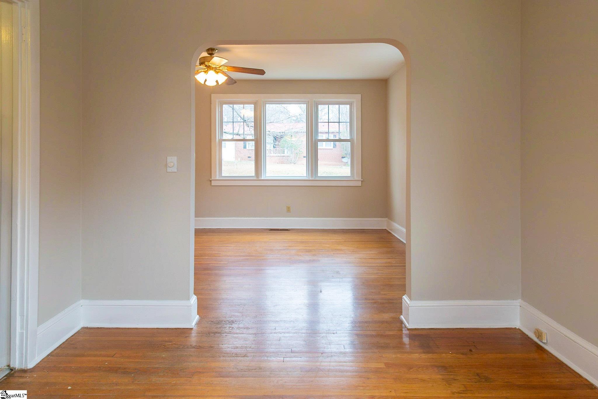 808 East Lee Road Taylors, SC 29687 - Photo 9 of 12 Gallery Image 9