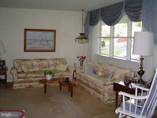 3452 Hillcroft Road Huntingdon Valley, PA 19006 - Photo 3 of 6 Gallery Image 3